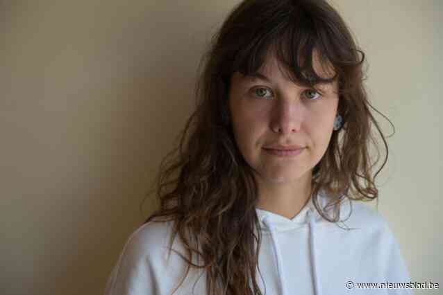 Actiris, Brusselse tegenhanger van VDAB, vroeg Emilie of ze interesse had om mee te spelen in pornofilm: “Ik was gechoqueerd”