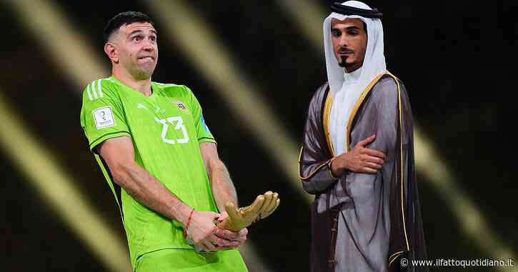 Domeniche bestiali – Appello ai padroni del calcio: impedite al Dibu Martinez di andare a giocare in Norvegia