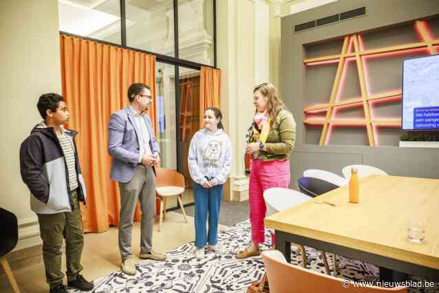 Tieners voor één dag baas van ING Antwerpen: “Wij komen hier geld storten”