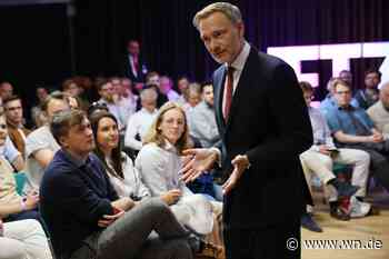 Pöbel-Eklat bei Lindner-Auftritt: Junger Mann schreit den Minister an