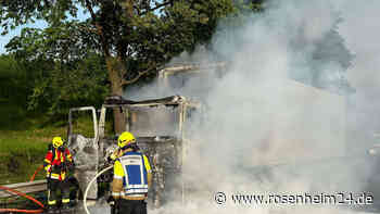 Zugmaschine brennt völlig aus: Stundenlanger Mega-Stau auf der A8 vor Irschenberg