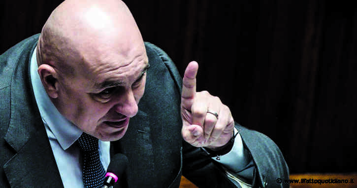 Difesa, l’emendamento al decreto Pa per riorganizzare il ministero ritirato dopo le polemiche. Crosetto: “Lo riproporremo”