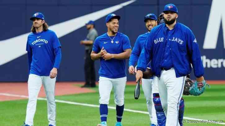 Blue Jays starting pitchers bond over meals together on the road
