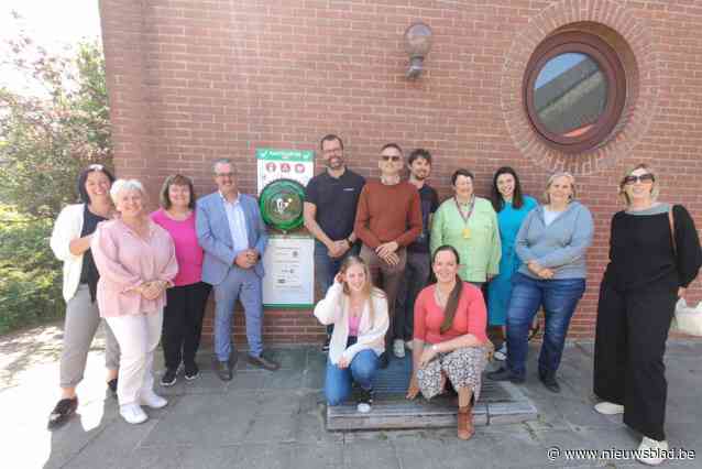 Atheneum heeft defibrillator op grote speelplaats