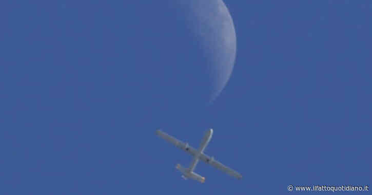 Drone controllato da Intelligenza Artificiale “uccide” in una simulazione il suo operatore perché intralciava la missione