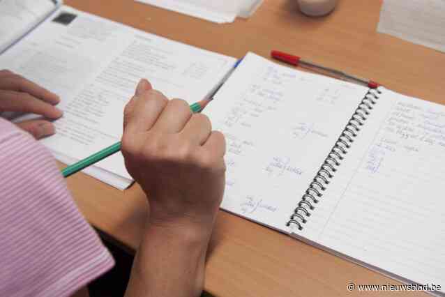 Scholen moeten examens schrappen door lerarentekort: “We hebben zelfs gepensioneerde leerkrachten gevraagd om weer voor de klas te staan”