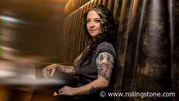 Ashley McBryde Reveals Family Secrets on New Song ‘Learned to Lie’
