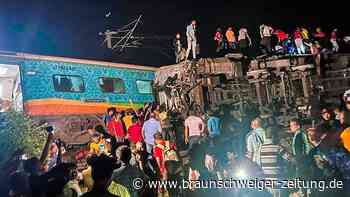 Schweres Zugunglück mit dutzenden Toten in Indien