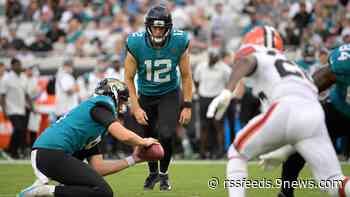 Broncos sign kicker Elliott Fry