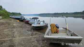 River to safety: Evacuees forced from Fort Chipewyan, Alta., find relief in Fort McKay