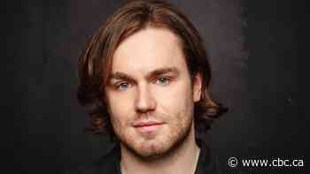 'Your songs kind of suck': Calgary songwriter paves path to Bluebird Cafe with sage advice