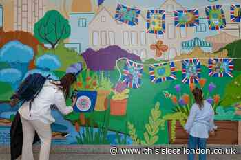 Children's mural unveiled at Romford shopping centre