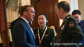 Deutsche Ex-Kampfpiloten in China: Pistorius fordert Trainingsstopp