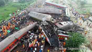 Trauer und Entsetzen nach Zugunglück in Indien mit vielen Toten