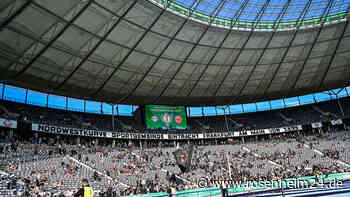 Fanmarsch am Deutsche Bank Park angekommen - Stadion füllt sich