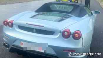 Ferrari-Fahrer passiert die Grenze zu Deutschland – nach wenigen Sekunden hat er Ärger mit dem Gesetz