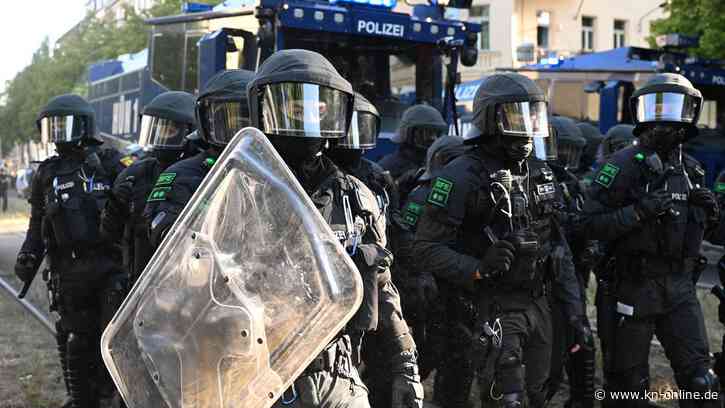 „Tag X“ in Leipzig: Polizei spricht von „massiven Ausschreitungen” – Wasserwerfer einsatzbereit