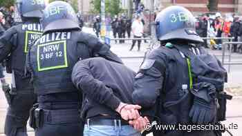 Nach Urteil gegen Lina E.: Schwere Ausschreitungen in Leipzig