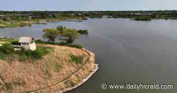 Suburban Skyview: Scenic overlook at Lake Glenview creates a suburban oasis