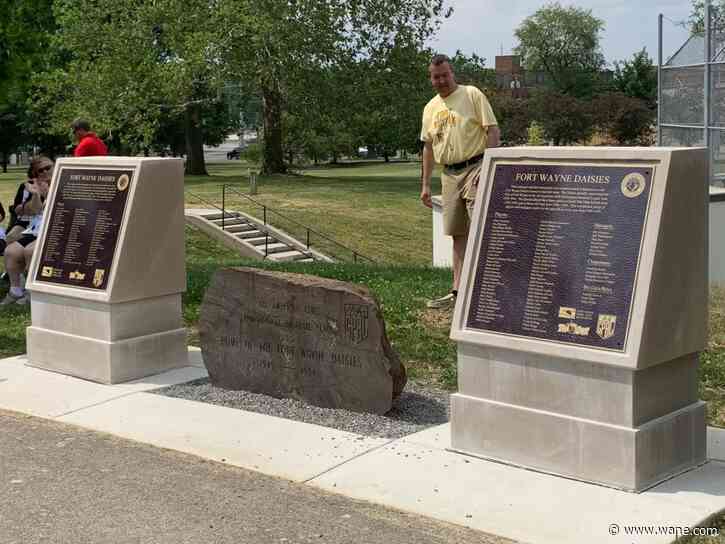 Fort Wayne Daisies Monument unveiled at Memorial Park