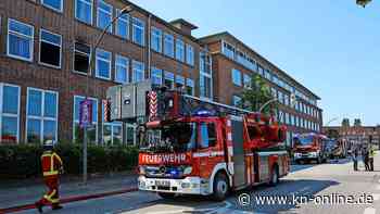 Neumünster: Feuer im AEG-Gebäude - Polizei ermittelt