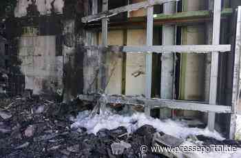 FW Ratingen: Gebäudebrand Berliner Platz mit drei Parallelereignissen