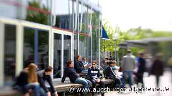 Uni Augsburg: Spitzennoten für Jura, eine Lehrkraft ragt heraus