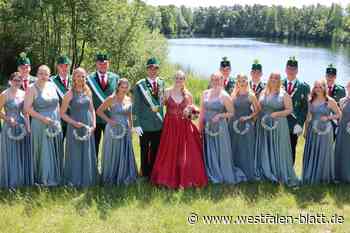 Junger Hofstaat in Delbrück lässt es bei Schützenfest krachen