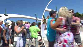 Live-Panne im Fernsehgarten: Mitarbeiter schiebt Zuschauer einfach aus dem Weg