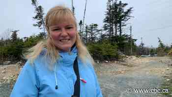 Ukrainian immigrant touched by outpouring of support in her quest to speak fluent English