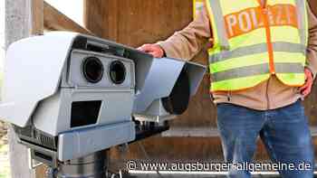 Polizei misst Geschwindigkeit von Rasern: Mann fährt 120 km/h zu schnell