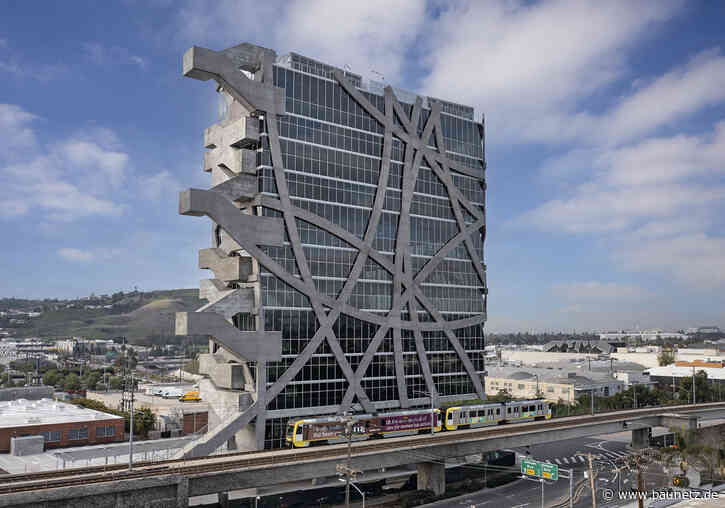 Koloss im Stahlkorsett
 - Bürogebäude in Los Angeles von Eric Owen Moss Architects