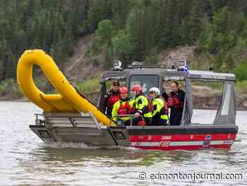 Edmonton police searching for missing teen, 14, last seen in North Saskatchewan River