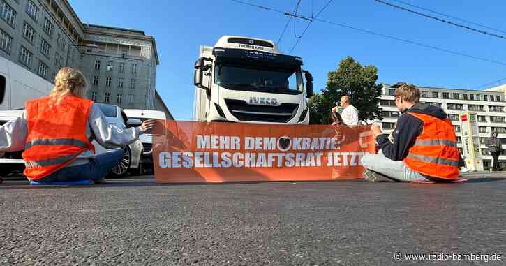 Letzte Generation blockiert erneut Straßen in Berlin