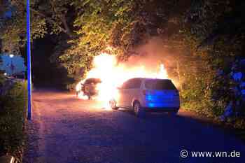 Zwei Autos am Düesbergweg abgebrannt