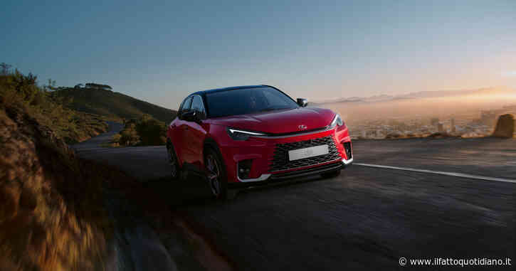 Lexus LBX, crossover compatta e ibrida per la città. Con un tocco premium – FOTO