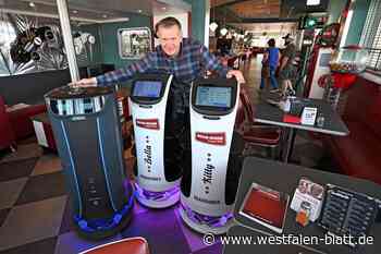 Roboter bringen in Paderborn die Getränke