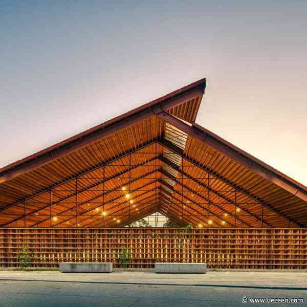 Colectivo C733 tops brick music school with soaring timber roof in Mexico