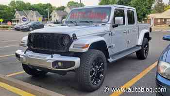 2024 Jeep Gladiator spy photos show Wrangler-like refresh