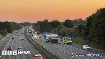 M4 carriageway reopens after multi-vehicle crash