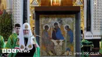 Ukraine war: Holy Trinity painting on display in Moscow