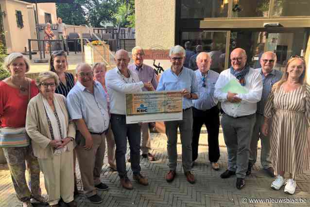 Liberale vriendenkring schenkt 2000 euro aan Het Portiek