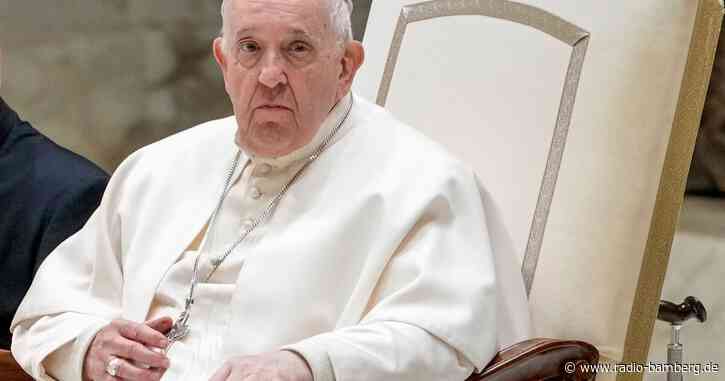 Papst Franziskus erneut im Krankenhaus