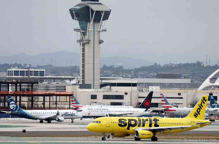 Survey reveals which airlines Americans avoid the most