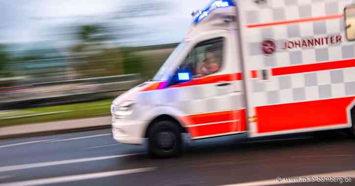 550 Kilogramm Fass fällt Arbeiter auf Hand