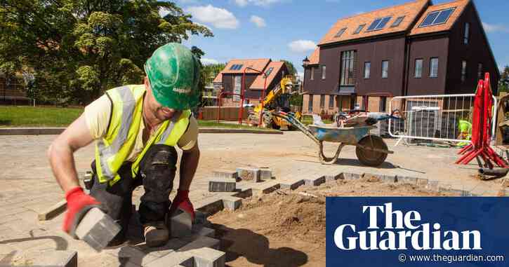 Housebuilders cut back on construction as UK mortgage rate rises spook buyers