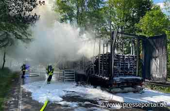 FF Olsberg: LKW Brand auf B480 bei Olsberg - Assinghausen - Bundesstraße gesperrt