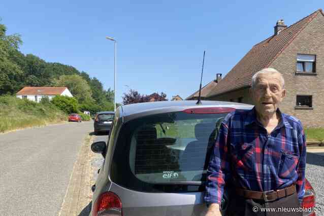 Jozef (99) is de oudste bestuurder van het land, al mag hij niet langer overal rijden: “Die auto is mijn vrijheid”