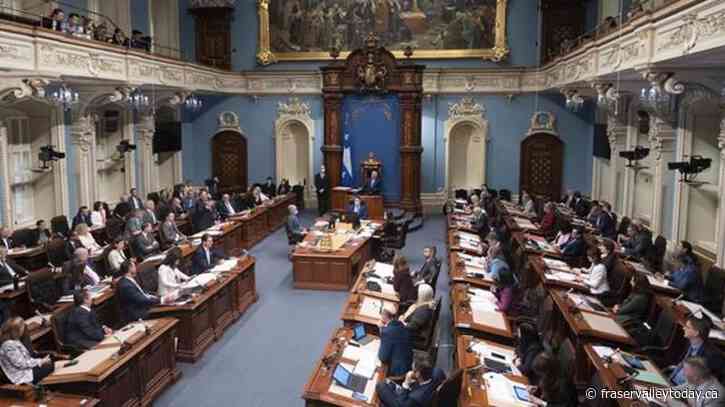 Quebec provincial politicians vote to increase base pay by $30,000