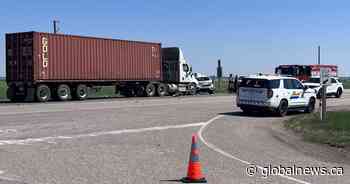 Highway crash near Strathmore, Alta. sends 2 to hospital in life-threatening condition